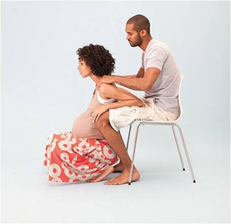 Description: Ngồi xổm.